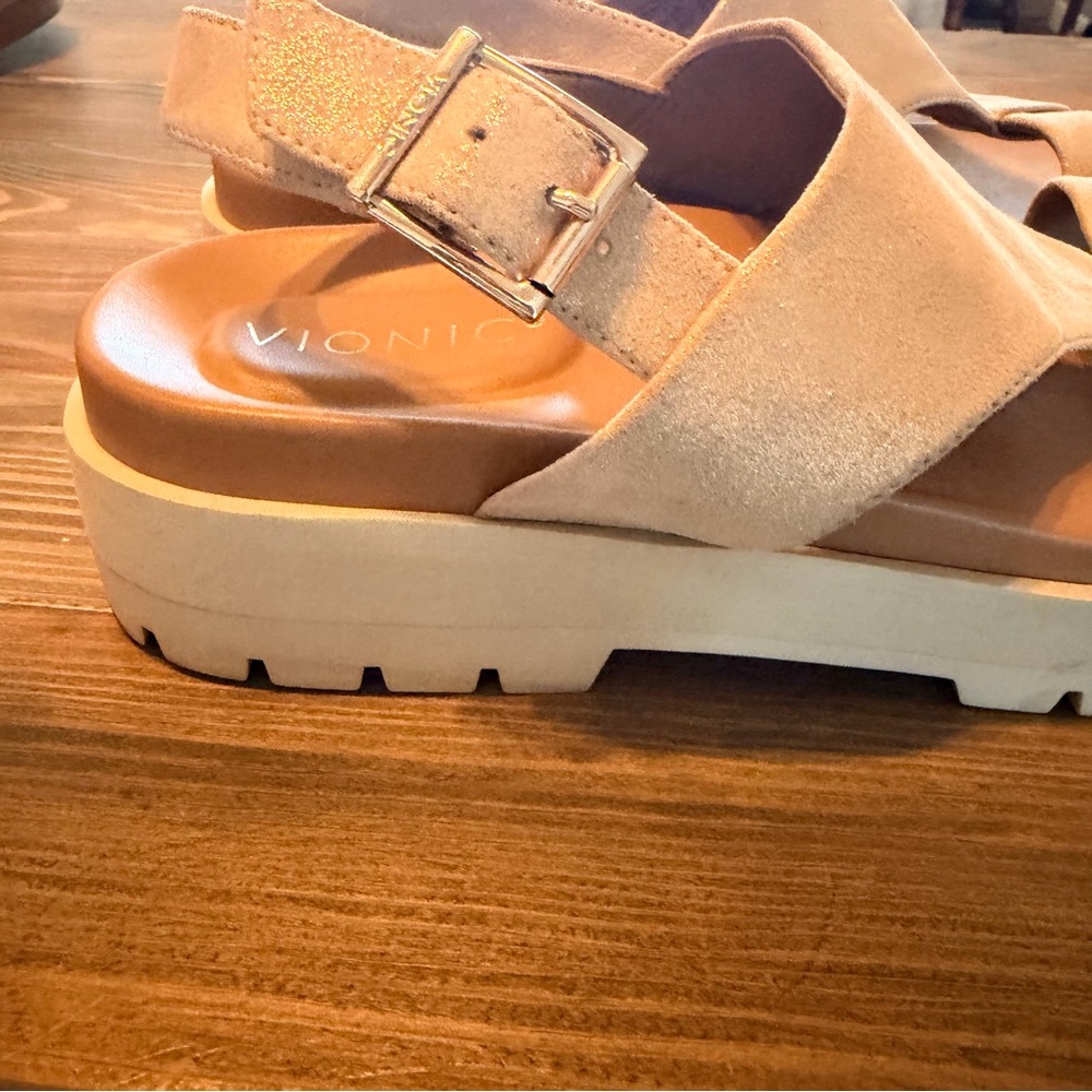Vionic Metallic Cream Crossband Slingback Sandals - Picture 8 of 9
